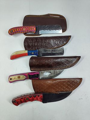 Damascus Hand Forged Steel Fixed Blade Multi Color Wood Handled Knives w/ Leather Sheaths. Great 