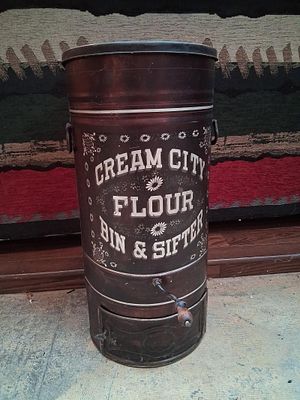 Cream City Galvanized Metal Flour Bin & Sifter. 50 inches long. A vintage Cream City flour bin 