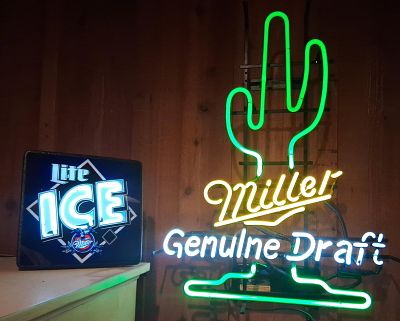 3 Miller Brewing Neon Signs & Mills Novelty Decal. Both are in working condition. This lot 