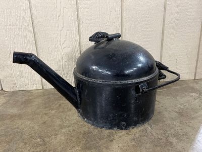 Vtg Railroad Oil Filler Can w/ Coiled Wire Handles. This vintage oil filler can is constructed 