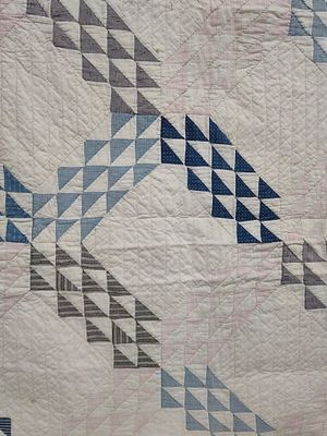 Ocean Waves Pattern Cotton Quilt, c. 1890-1920. 75 x 78 An antique American patchwork quilt 