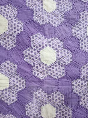 Hand-Quilted Grandmothers Flower Garden Quilt. 60 x 72 A vintage cotton quilt featuring the 