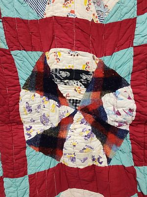 Mid-20th C. American Pinwheel Variation Quilt. 66 x 76 This mid-20th-century American scrap 