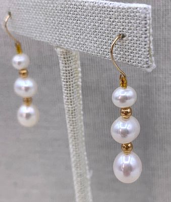 Gleaming 14k Yellow Gold Graduated Triple Freshwater Pearl Shepherd Hook Earrings. 585 hallmarks 