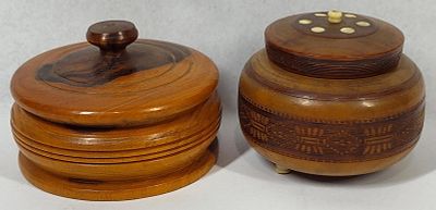 Pair Vtg Turned Wood Trinket Boxes. Two vintage turned wood lidded boxes of varying profiles. 