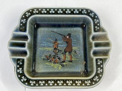 Wade Irish Porc. Sporting Scene Ashtray. 6x5 This square ceramic ashtray was produced by Wade 
