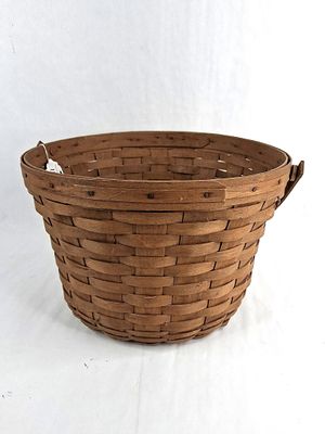 Longaberger Splint Corn Basket, 1984. 12x15x9 This Longaberger handwoven wooden splint corn 