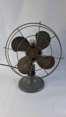 priority), and the object "Electric. 12 in blade dia working condition This vintage 