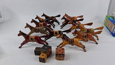 12 Wood Parlor Race Horses & 4 Dice. This set consists of twelve hand-painted wooden horse 
