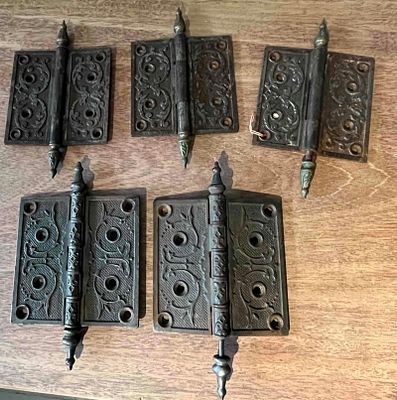 Victorian Cast Iron Steeple Tip Hinges. This lot comprises five decorative cast iron butt hinges 