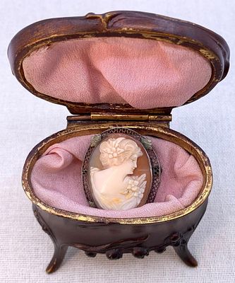 Antique Carved Shell Cameo in Petal Pink Silk Lined Art Nouveau Footed Jewel Casket. Lovely 1 