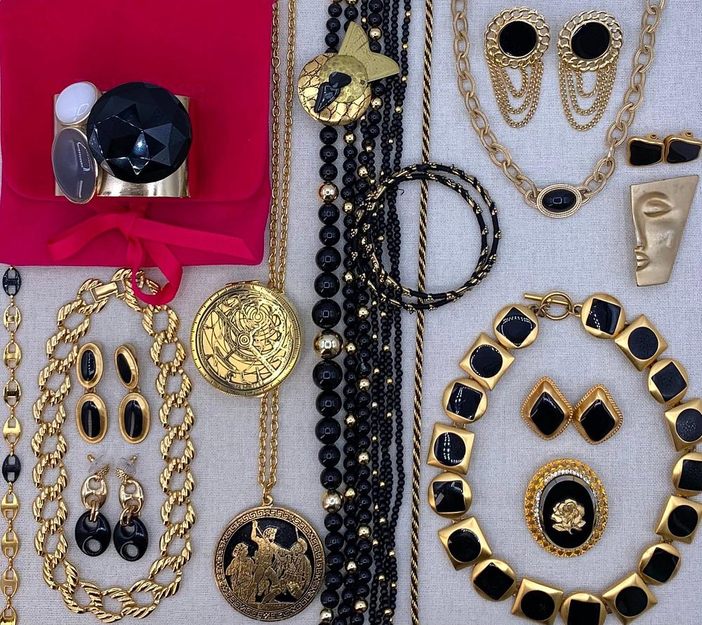 Lot 174: 25 pc Vintage Lola Rose, Celebria, Citation, Trifari Gleaming Golden Jewelry Collection