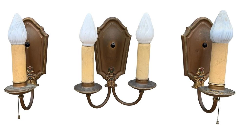 Lot 258: 3 pc Vintage Art Deco Electric Flame Bulb Candelabra Wall Sconces