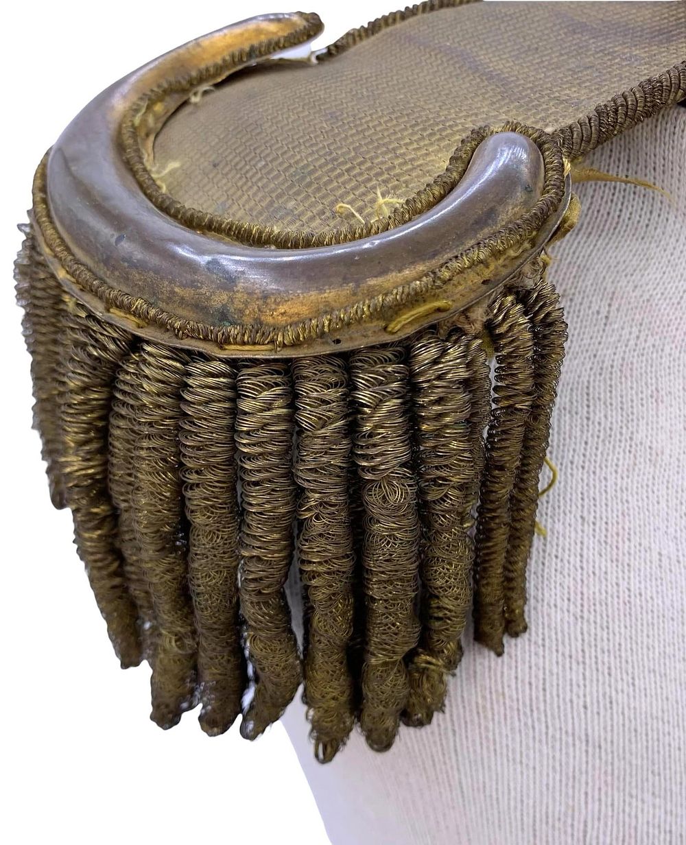 Lot 293: Pair Antique Gold Bullion Military Shoulder Epaulettes