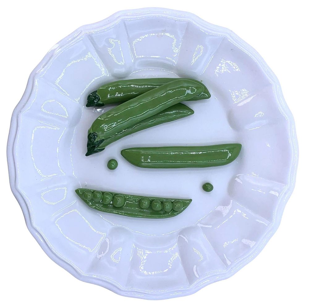 Lot 294: Vintage Italian Made Hand Painted Trompe L'oeil Porcelain Pea Pod Plate