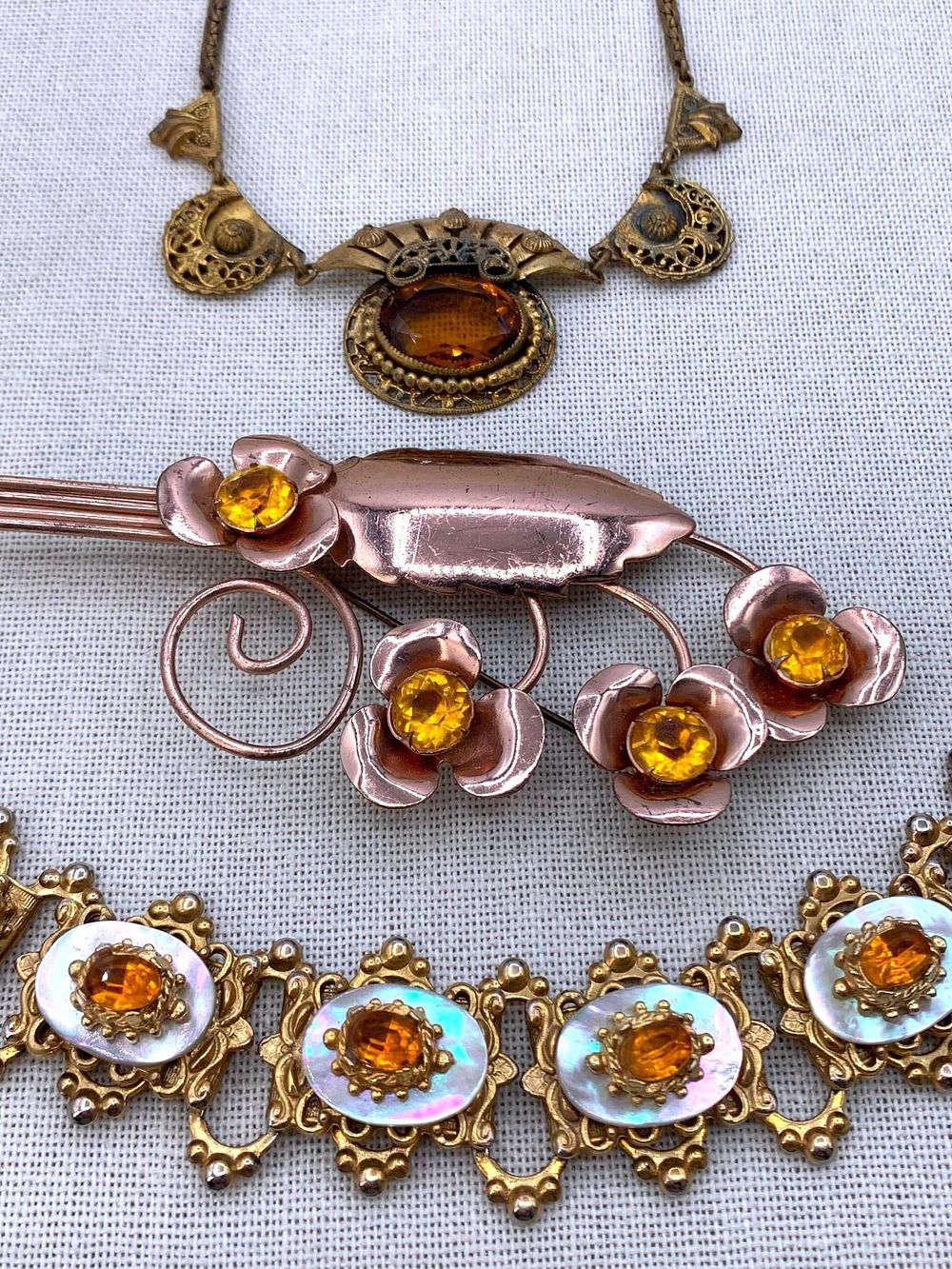 Lot 306: 3 pc 1920s to Mid Century Honey Amber Hued Jewelry Collection