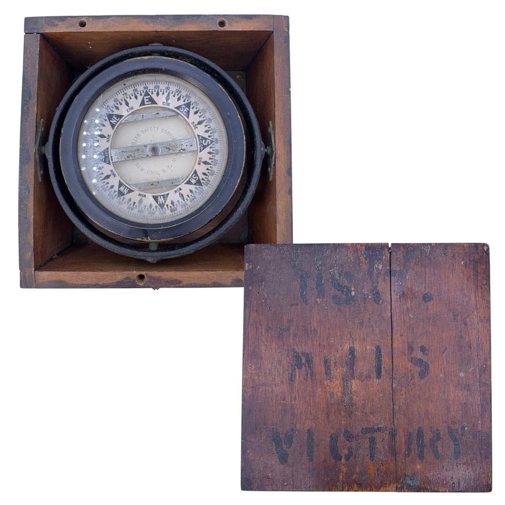 Lot 389: Vintage Nautical USA MILLS VICTORY United States Military Naval Ship Compass