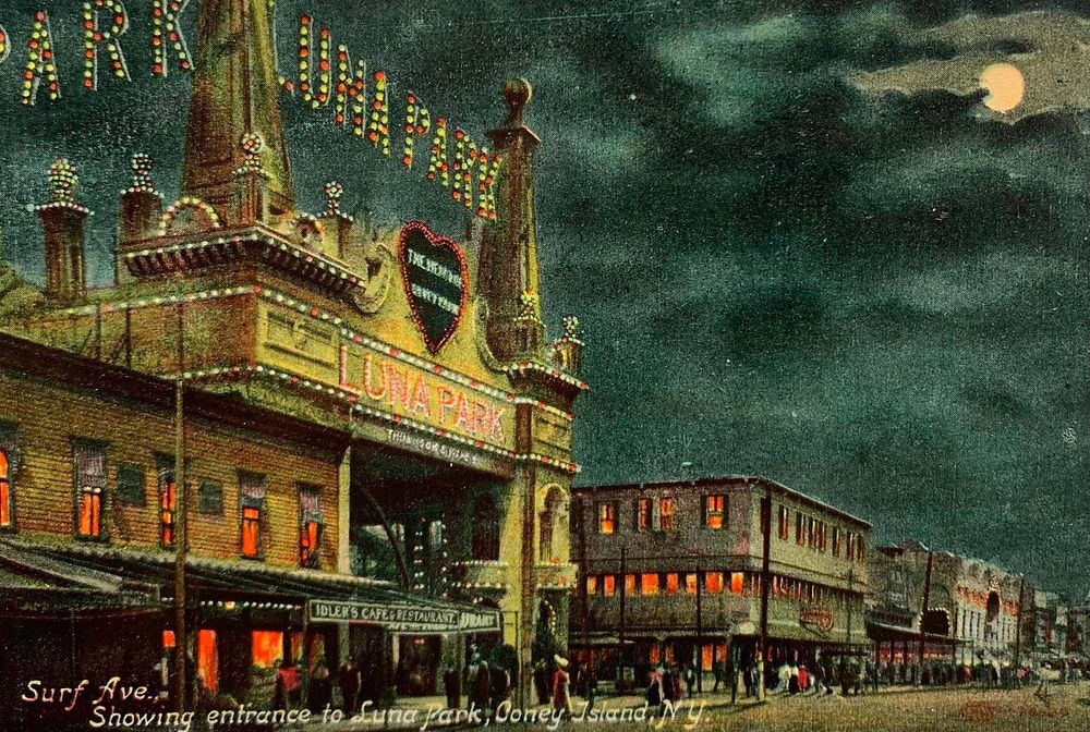 Lot 391: 110 Antique to Vintage New York, Florida, US States Tourist Souvenir Postcards