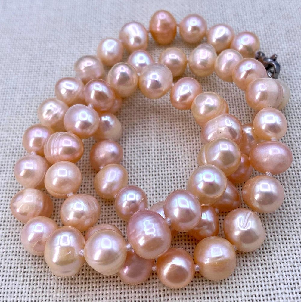 Lot 434: Glorious Blushing Apricot Rose Baroque Freshwater Pearl Necklace
