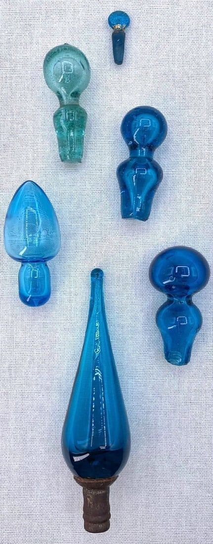 Lot 455: 6 pc Mid Century BLENKO Art Glass Lamp Finial and Decanter Stopper Lot