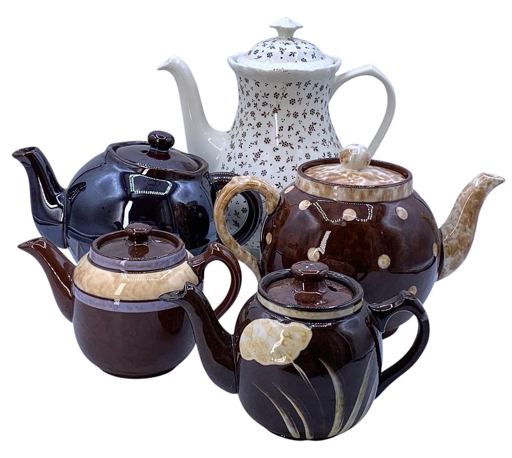 Lot 464: 5 Vintage England and Japan Made Cocoa and Cream Teapots