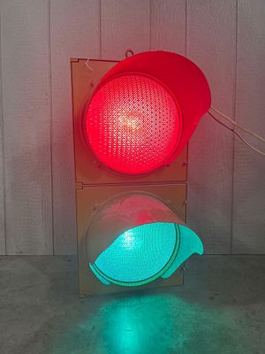 Alusig Polycarbonate Traffic Signal. 28 x 14 x 15 inches. Working condition. A mid-to-late 