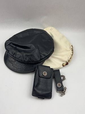 Harley-Davidson Leather Items & Pins. Pouch width: 2.75 inches Pouch length: 4.25 inches. This 