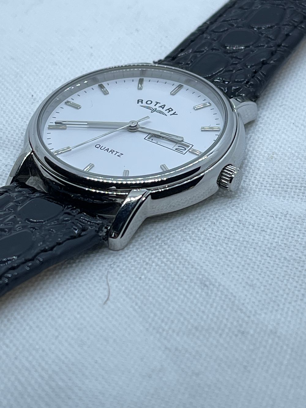Lot 176: Rotary gents quartz watch with day/date display, leather strap, working. RRP £180.