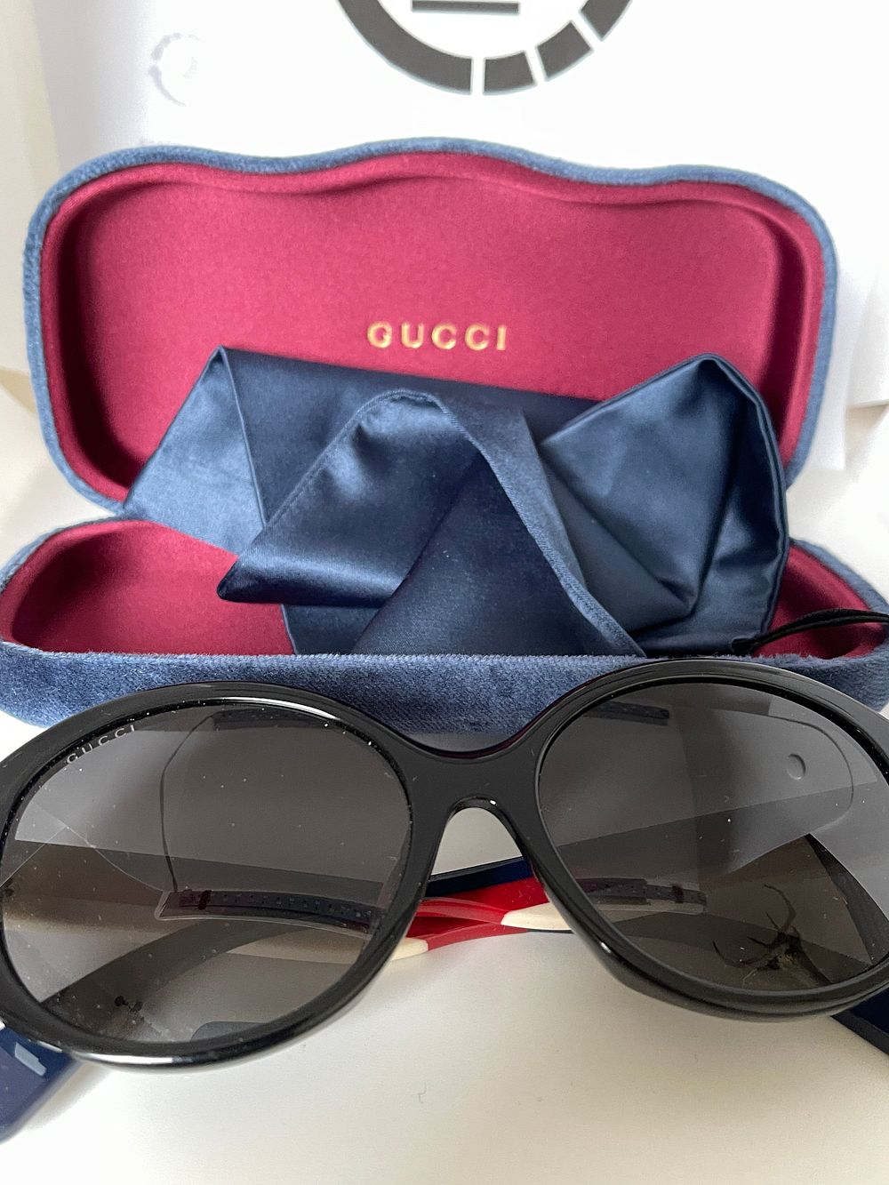 Lot 198: Gucci oversized sunglasses with case, ex demo stock from a private from a private jet charter.