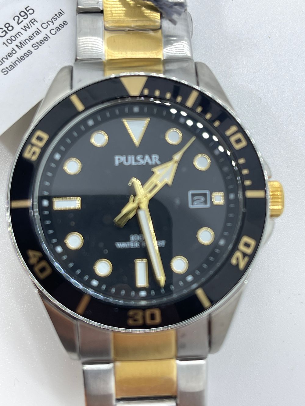 Lot 165: Pulsar divers watch 100M water resistance gold plated bracelet with luminous hands, fully working