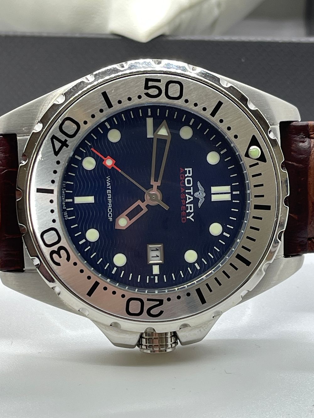 Lot 171: Rotary new men’s Aqua speed waterproof men’s divers