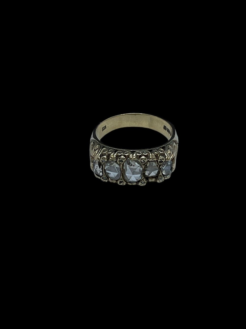 Lot 192: 9 carat gold ring with diamonds hallmark