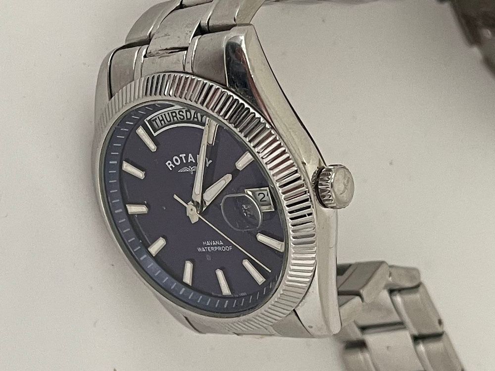Lot 199: Rotary Watch fully working quartz Day, Date, Stainless