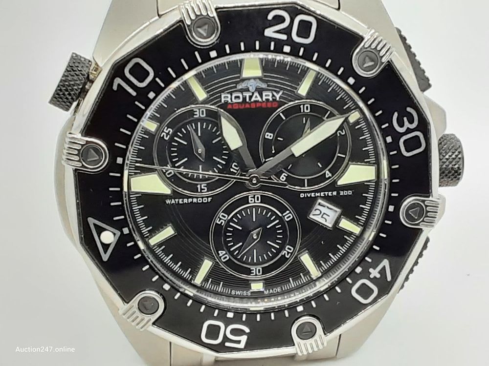 Lot 206: ROTARY MENS WATCH DIVERS fully working with box and papers