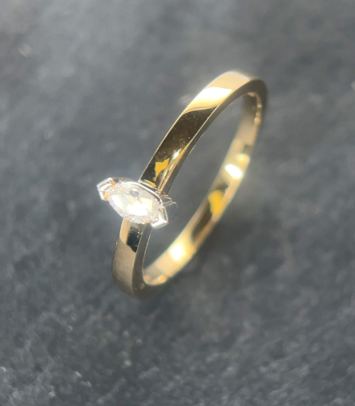 Lot 214: 9ct Yellow Gold Marquise Cut Diamond Engagement Ring 0.15ct