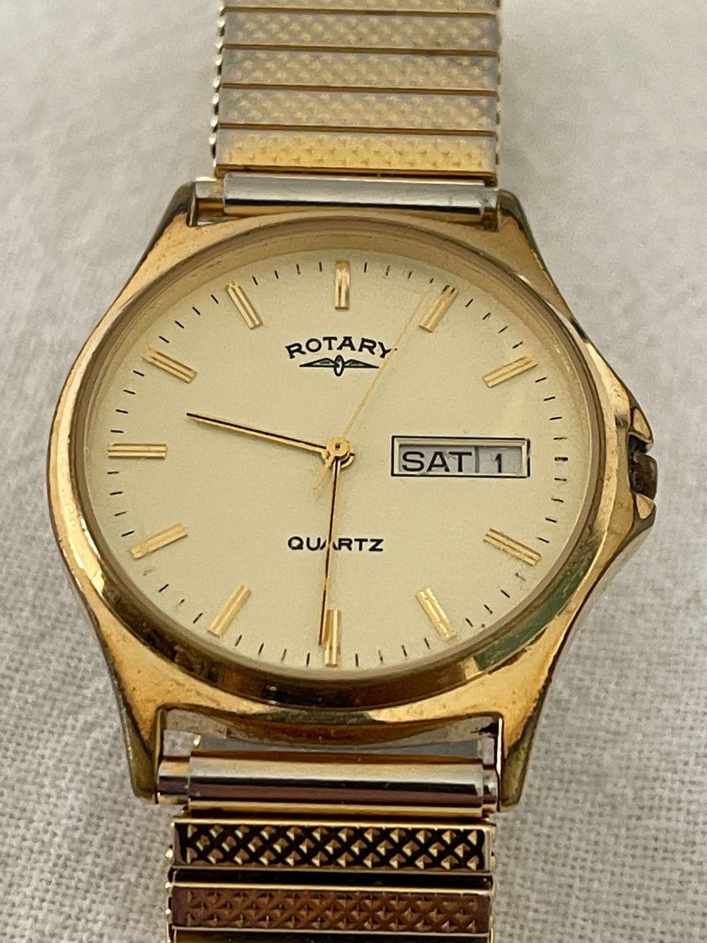 Lot 219: ROTARY MENS QUARTZ GOLD PLATED WATCH