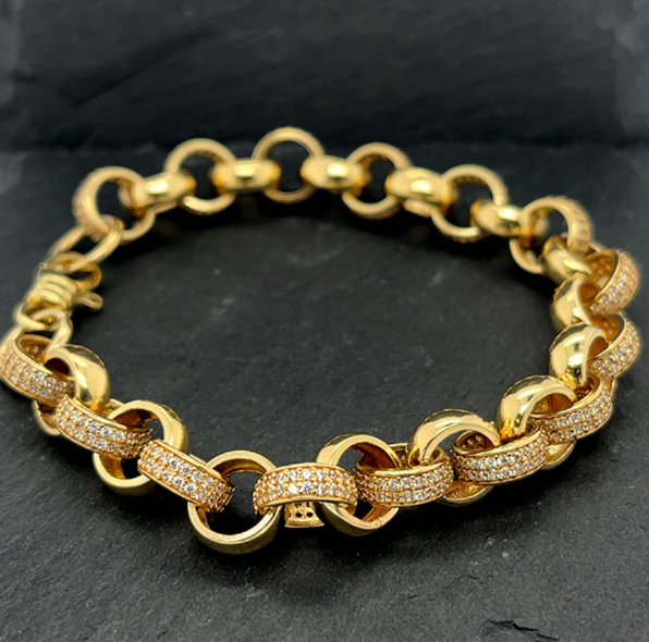Lot 266: 9ct Yellow Gold CZ Belcher Bracelet