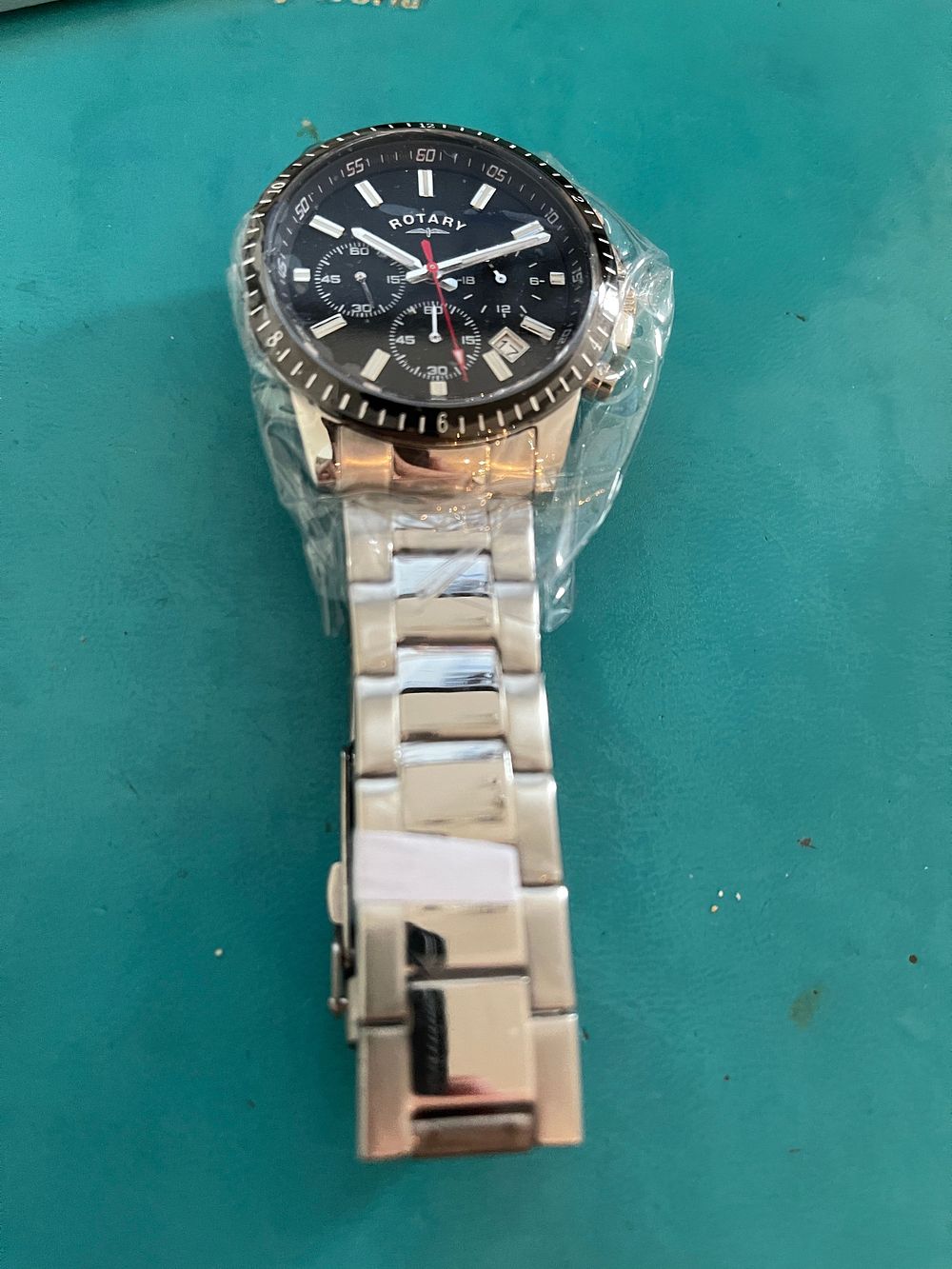 Lot 311: ROTARY CHRONGRAPH MENS NEW WITH BOX PAPER FULLY WORKING RRP £299 QUARTZ MOVMENT , STAINLESS STEEEL BRACELET, 2 YEAR MANUFACTURERS WARRANTY