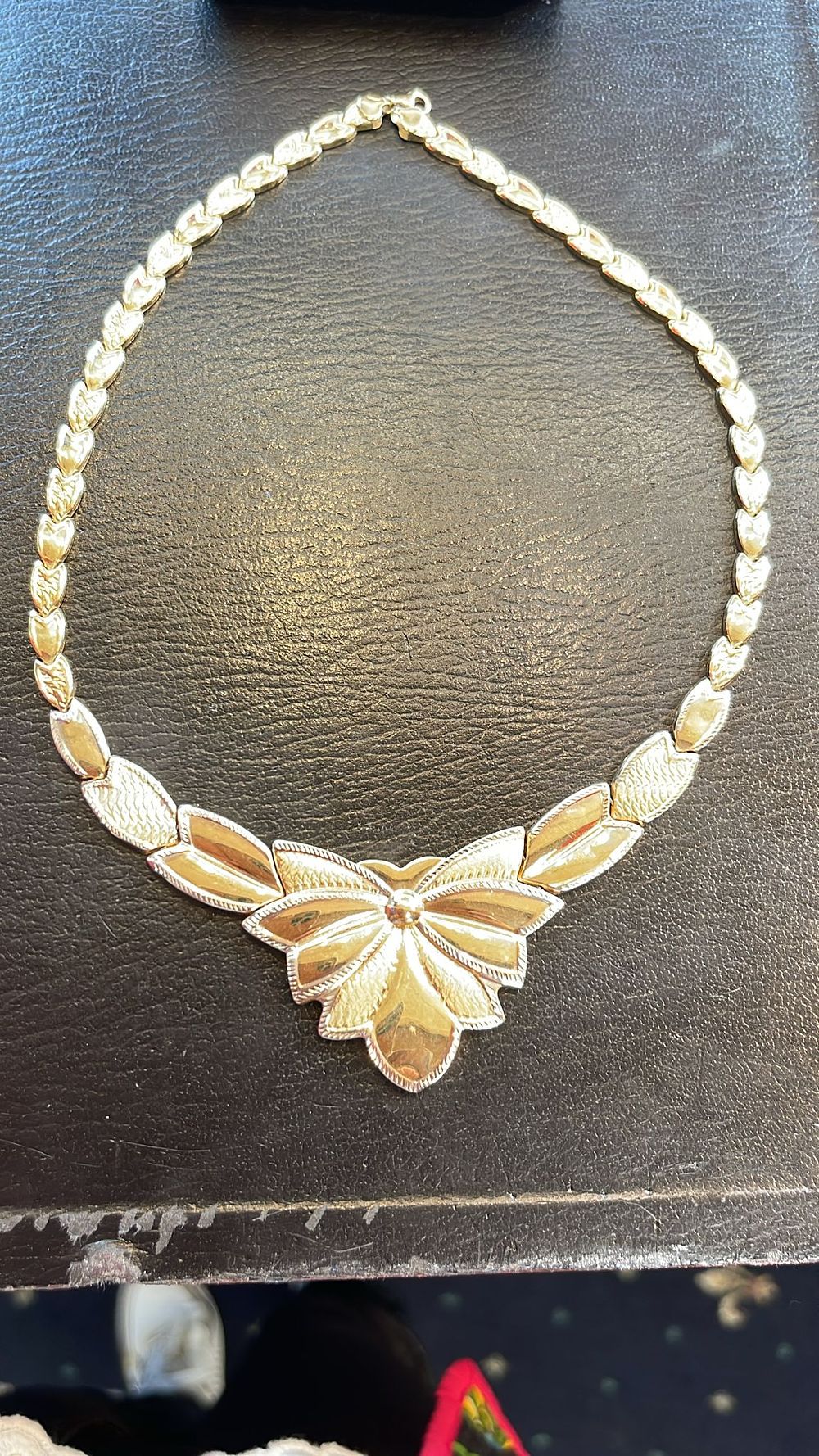 Lot 342: 14 ct ladies matching necklace and bracelet weight approx 27.5grams in total excellent condition reserve price
