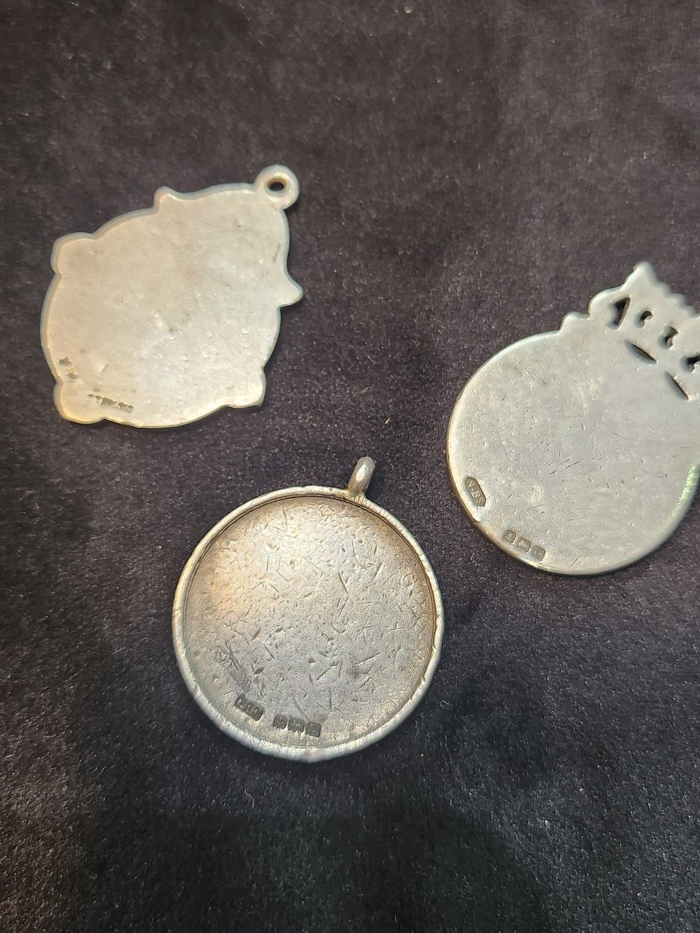Lot 354: Silver job lot of silver fobs all hallmarked