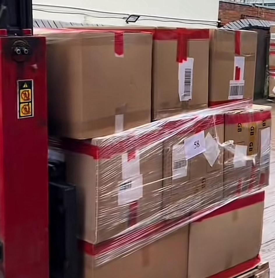 Lot 467: Box estimate quantity 100 items per box Box estimate quantity 100 items