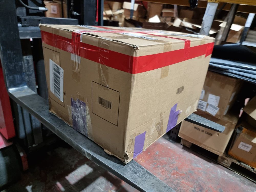 Lot 468: Box estimate quantity 100 items per box Box estimate quantity 100 items