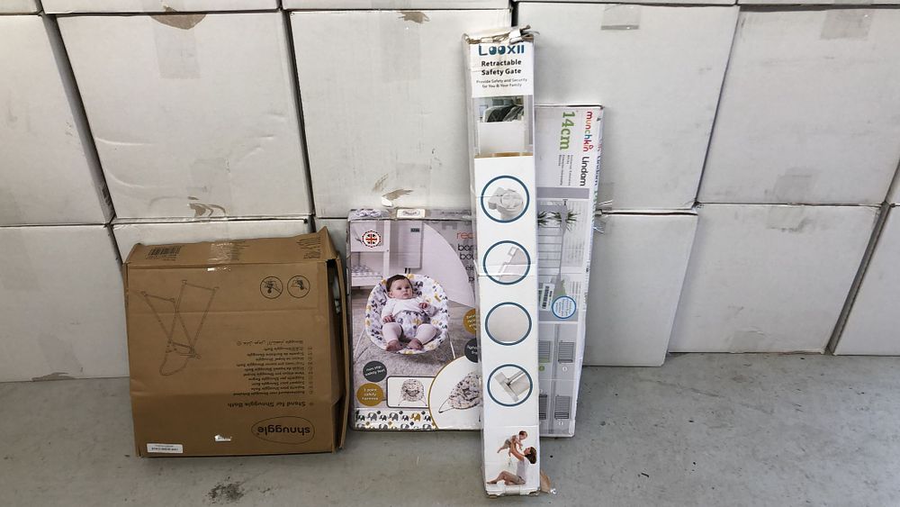 Lot 258: Lot 258- 4 baby items