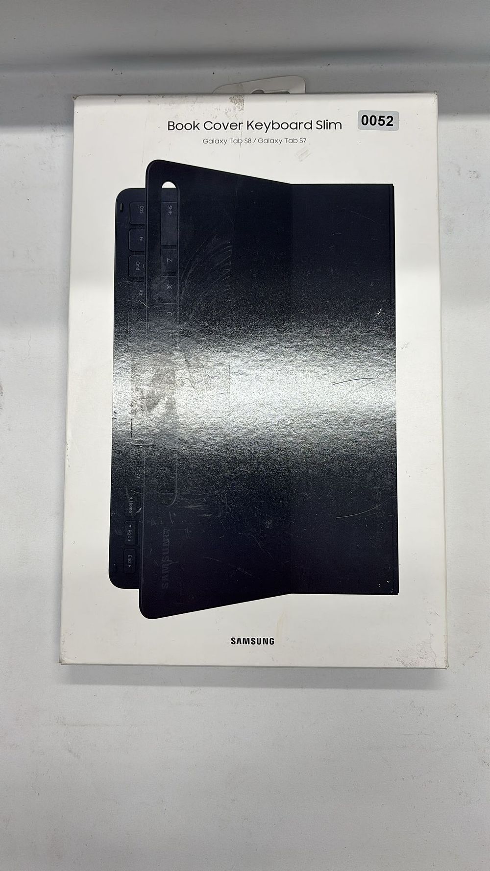 Lot 322: Lot 52 - book cover Galaxy tab S8/S7