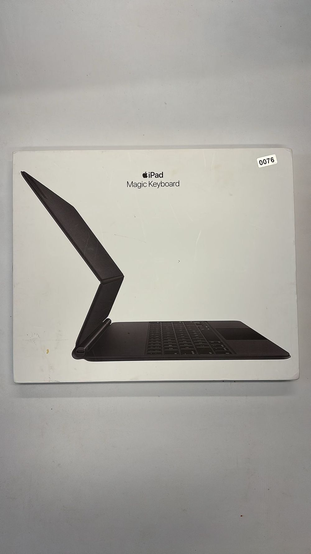 Lot 346: Lot 76 - iPad Magic Keyboard iPad Pro...
