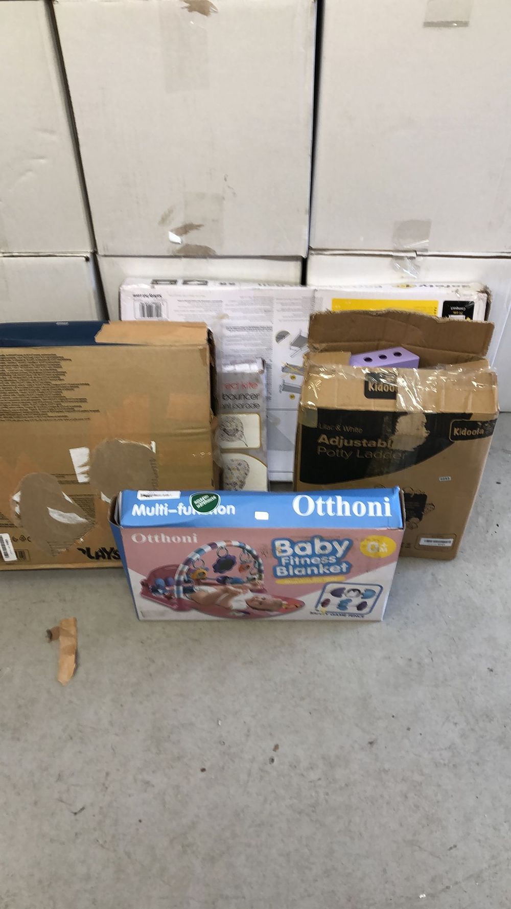 Lot 252: Lot 252- 5 different baby items