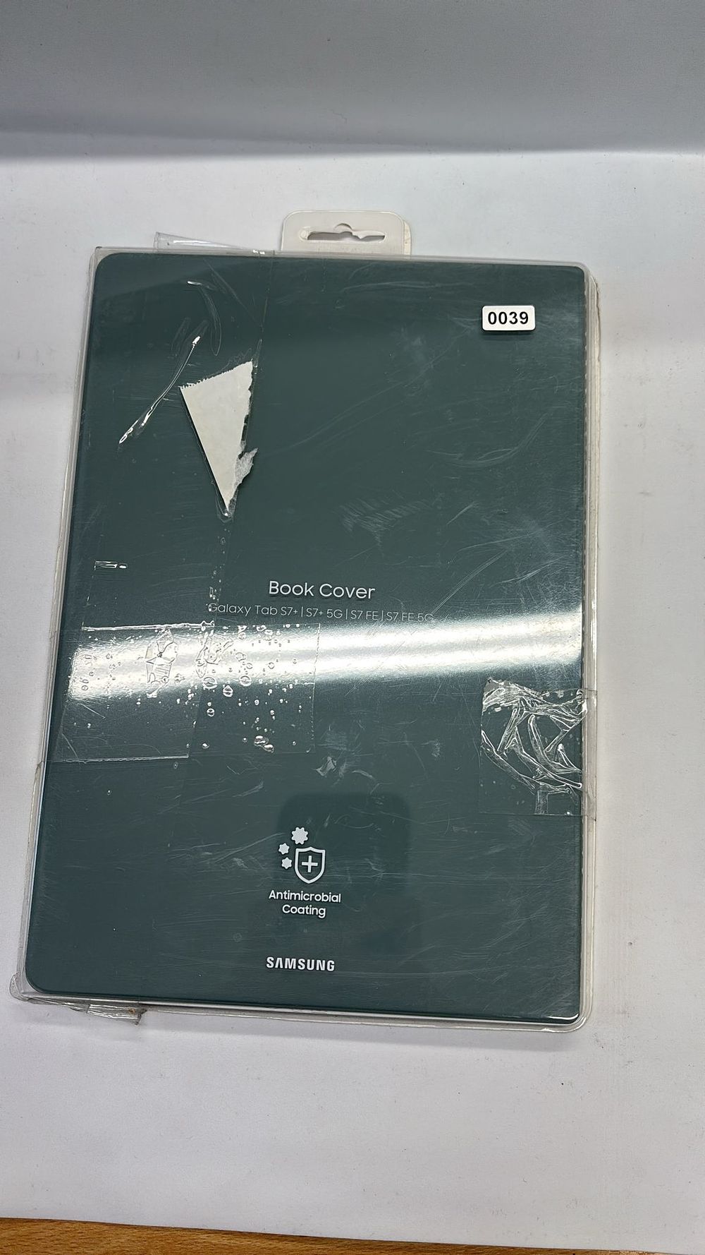 Lot 310: Lot 39- Samsung book cover galaxy tab S7...