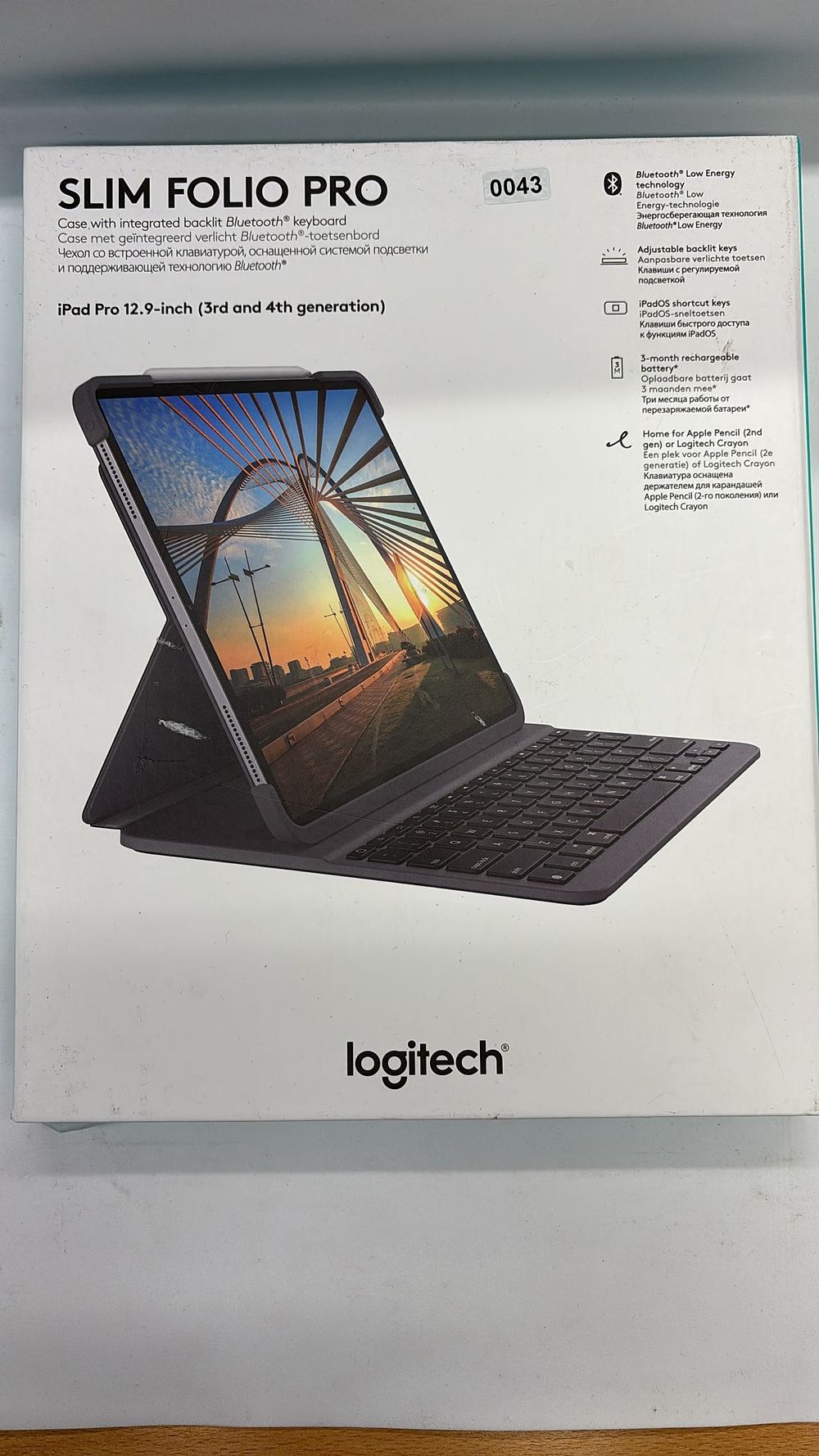 Lot 313: Lot 43 - Logitech slim folio pro 12.9...