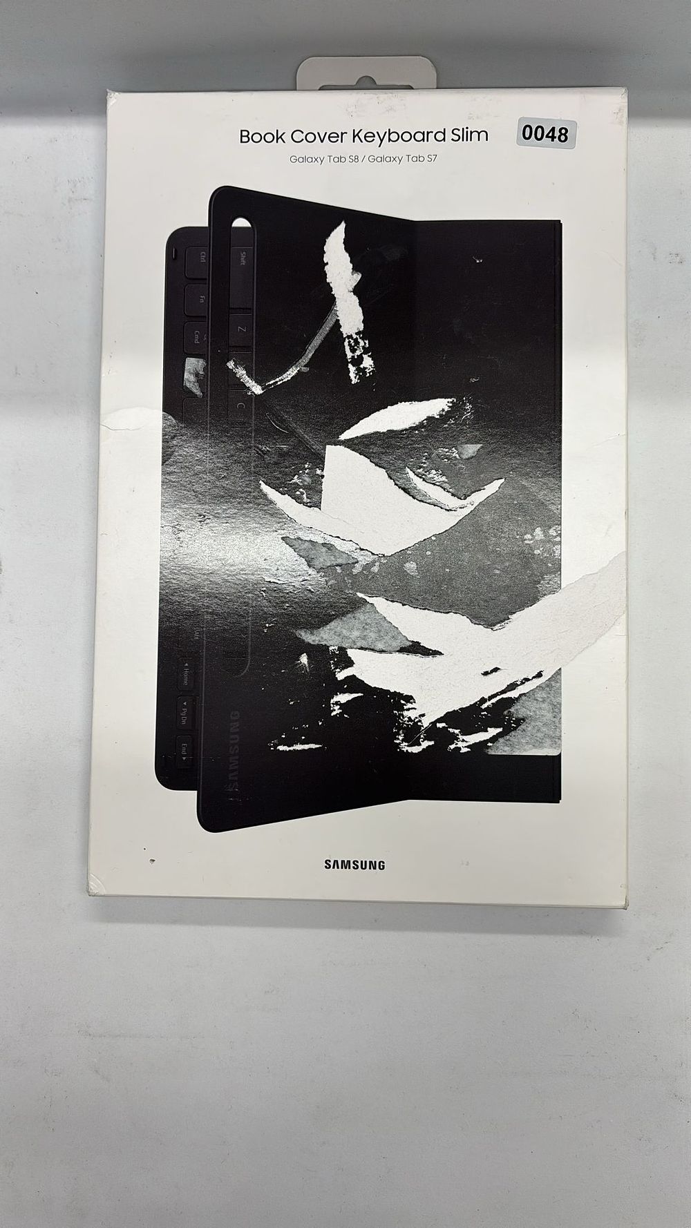 Lot 318: Lot 48 - book cover Galaxy tab S8/S7
