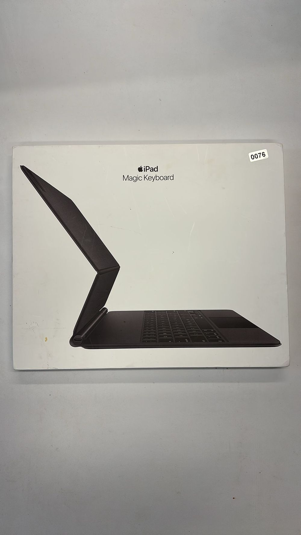 Lot 346: Lot 76 - iPad Magic Keyboard iPad Pro...